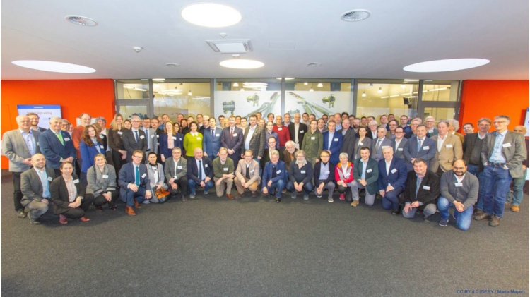 Participants of the inaugural CREMLINplus project workshop in DESY Hamburg