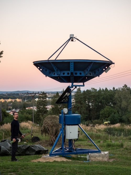 The complete radio telescope Talíř 01