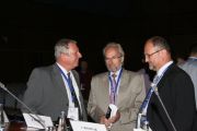 Zleva - prof. Vladimír Sechovský (proděkan pro fyziku MFF UK), dr. Michael Steiner (ředitel ENSA) a dr. Petr Lukáš (zástupce ředitele UJF AVČR)